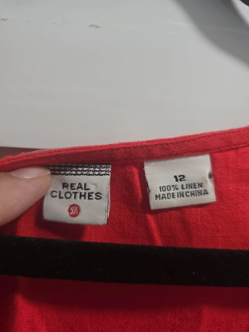 Bright Red Sleeveless Linen Tank Top - Picture 3 of 3